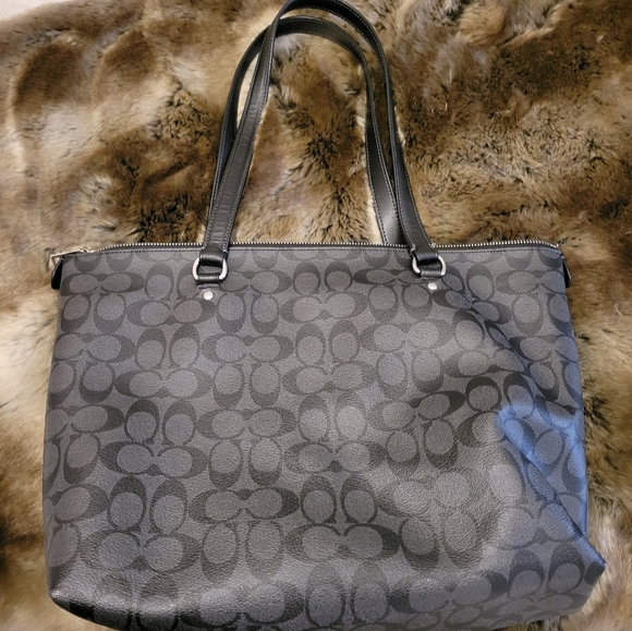 Coach Tote - Picture 2 of 8